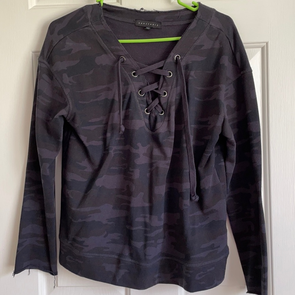 Women’s Sanctuary crop sweatshirt size small